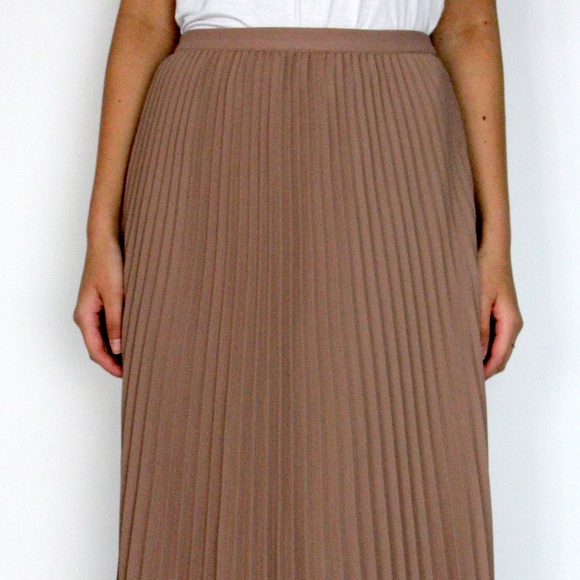 Taupe pleated midi skirt - Picture 1 of 3